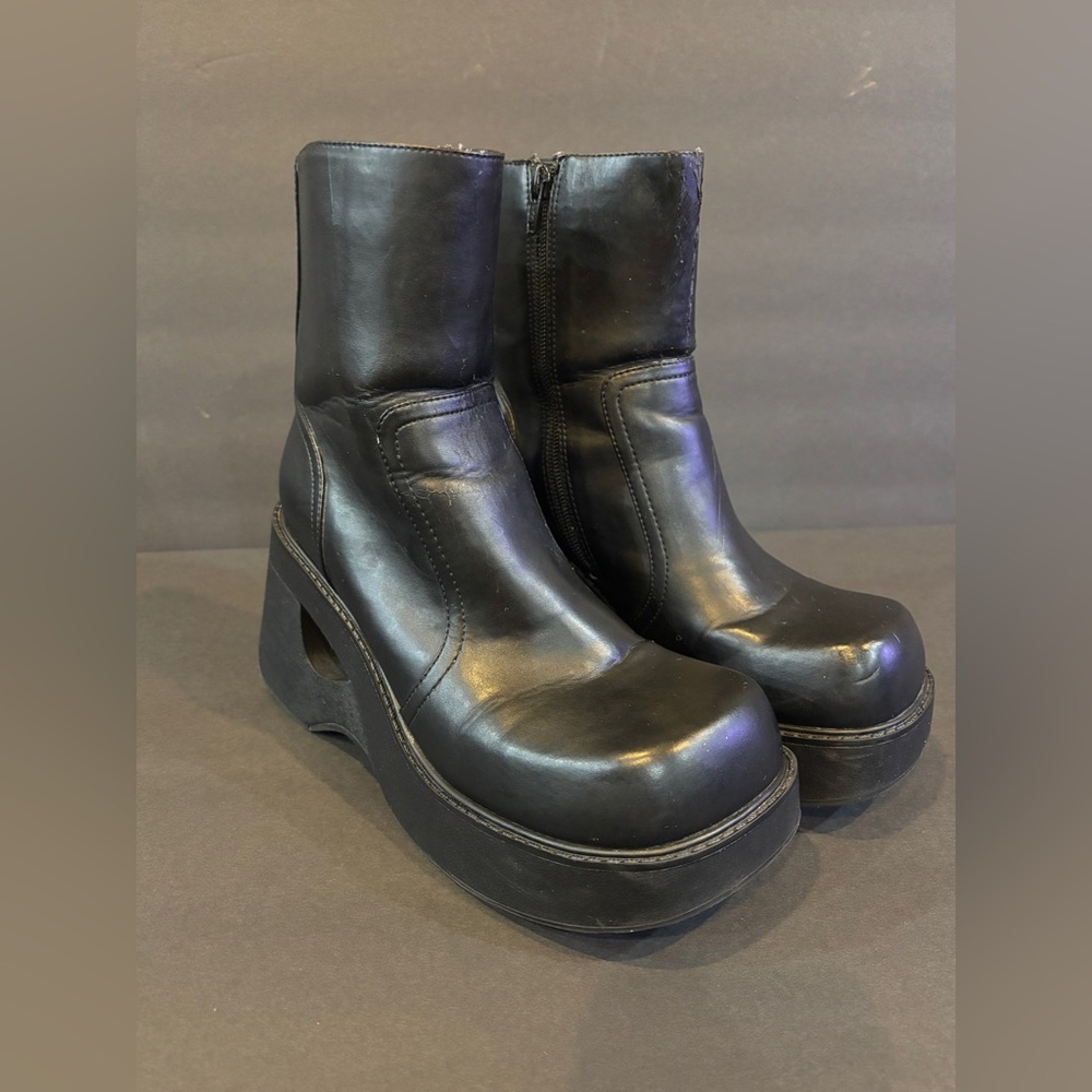 Bakers Y2K Platform Wedge Boots Black Size 9.5B – Style Warrick